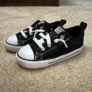 Converse Toddler Size 9 Low-Top Chucks